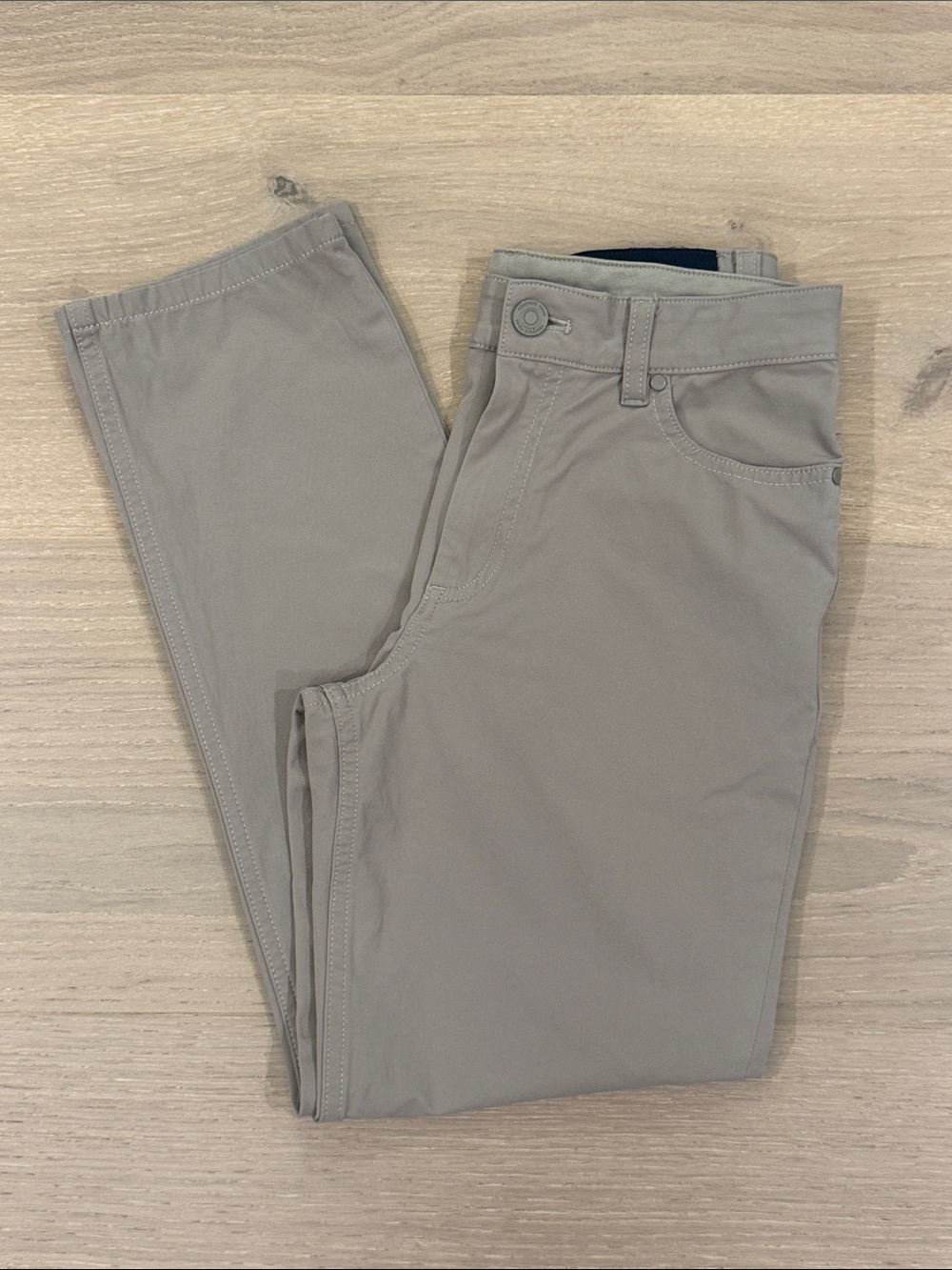 Vineyard Vines Boys Chinos in Light Taupe - On the go 5 pocket pants